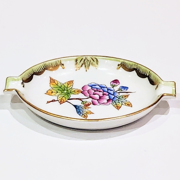 HEREND Queen Victoria Hungarian Porcelain Small Oval Trinket Ceramic ashtray - Picture 4 of 6